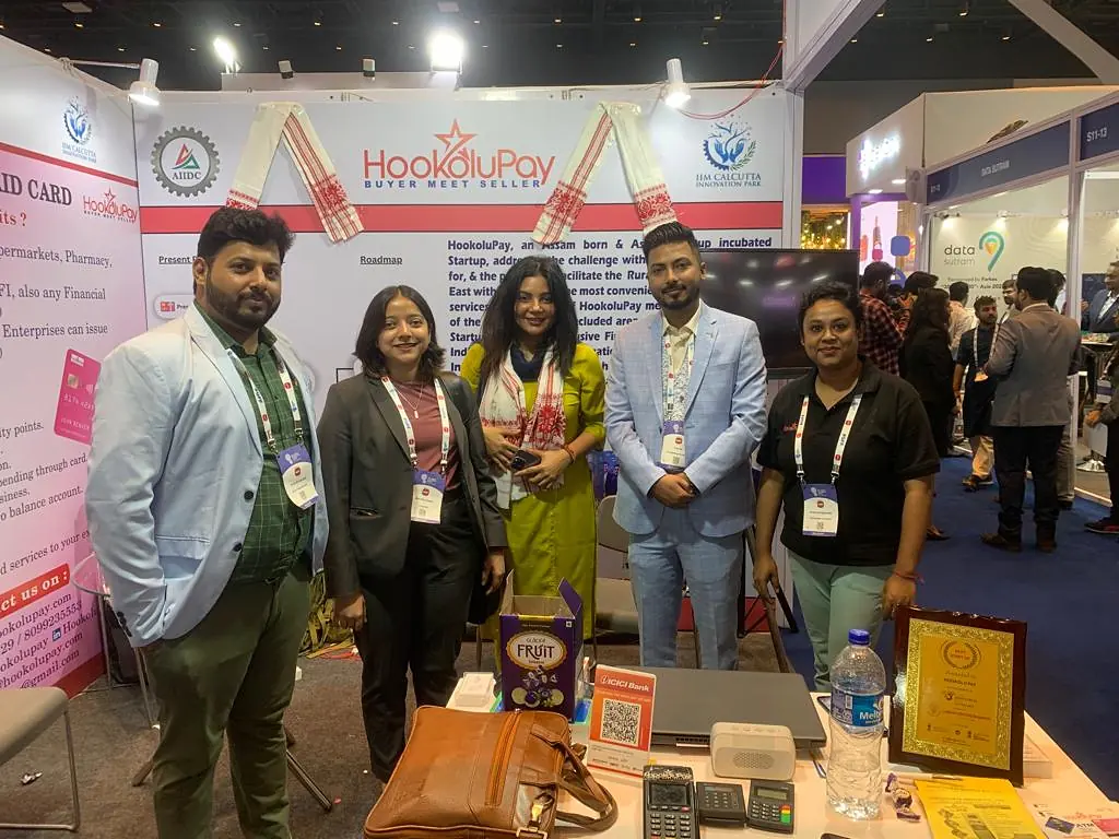 Team HookoluPay with YourStory